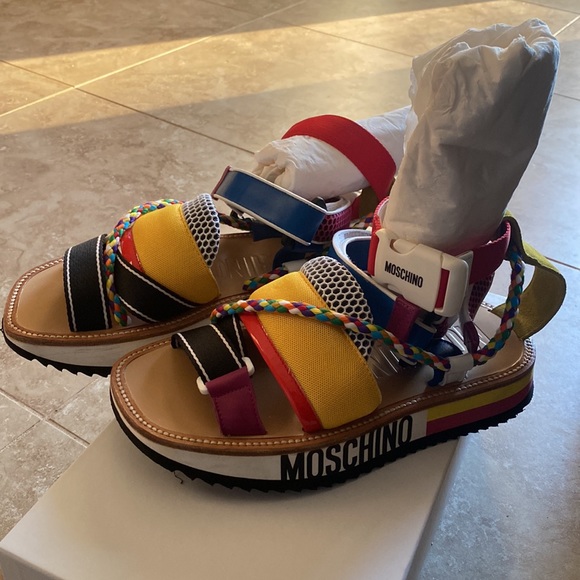 Sandals - Picture 3 of 5